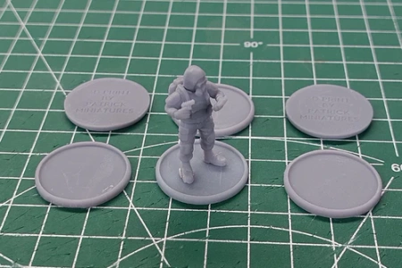PM - 24pc set of thin 25mm Bases for Tabletop Wargaming Mini's - 3D Printed
