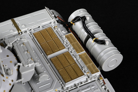 TRUMPETER 09609 T-72B1 w/KTM-6 & Grating Armour - 1:35